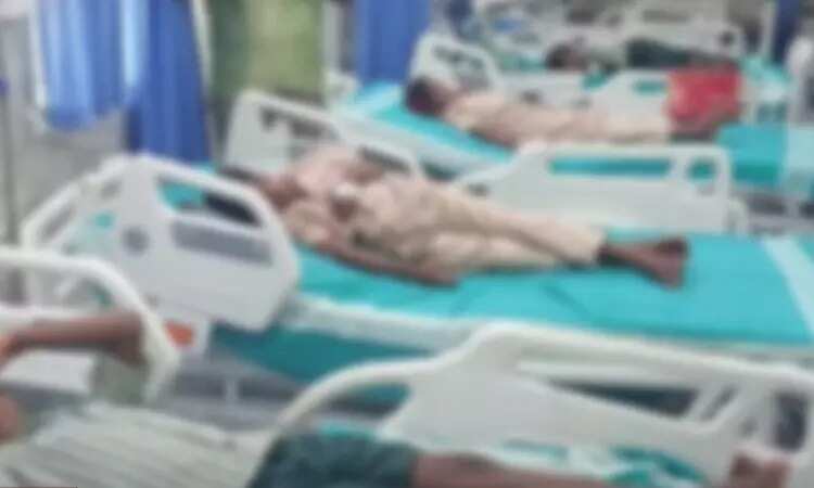 பள்ளி குடிநீர் தொட்டியில் பல்லி... மாணவர்களுக்கு வாந்தி, மயக்கம்.. மருத்துவமனையில் அனுமதி!