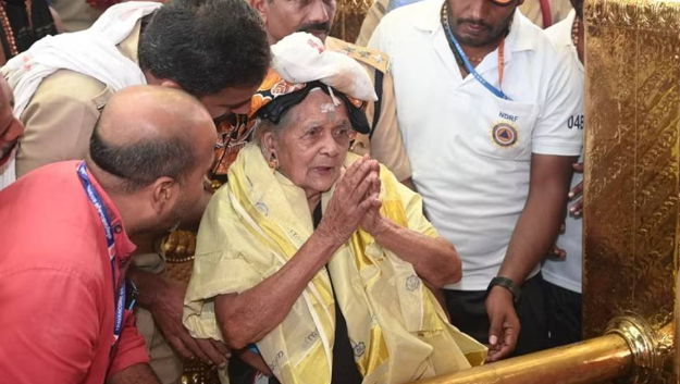 101 வயதில் முதன் முறையாக சபரிமலை ஐயப்ப தரிசனம்... பரவசத்தில் மூதாட்டி...!!