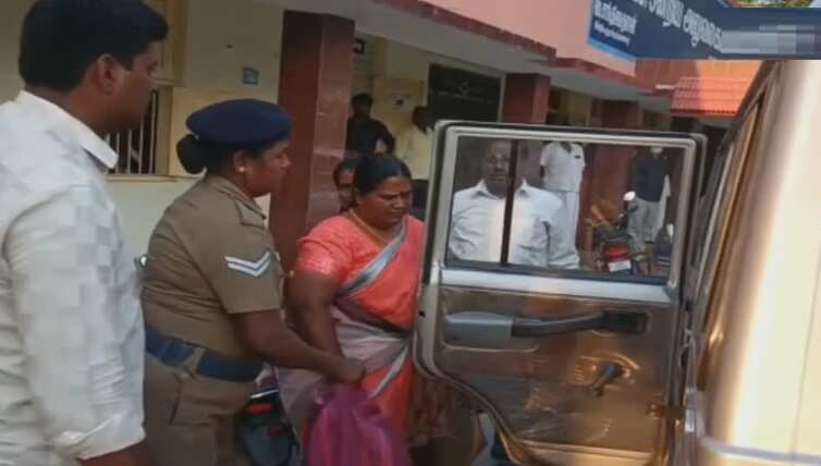 அதெல்லாம் முடியாது.... பணமிருந்தா வா.... லஞ்சம் வாங்கிய ஊராட்சி மன்றத் தலைவி அதிரடியாக கைது!