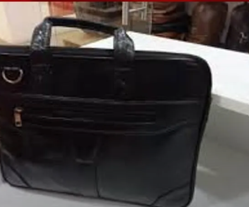 அதிர்ச்சி!! லேப்டாப் பையில் குழந்தையின் சடலம்!!