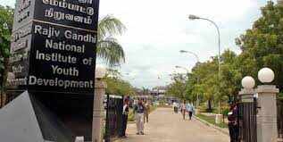 பெற்றோர்களே உஷார்!! அதிகரிக்கத் தொடங்கிய கொரோனா!! பயிற்சி மையம் மூடல்!!