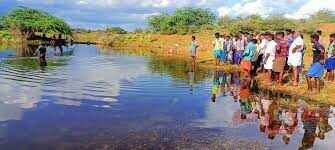 3 குழந்தைகள் கண்மாயில் மூழ்கி உயிரிழப்பு!! கதறி துடித்த பெற்றோர்!!