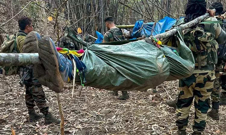 என்கவுண்ட்டரில் நக்சலைட்டுகள் 12 பேர் சுட்டுக் கொலை!