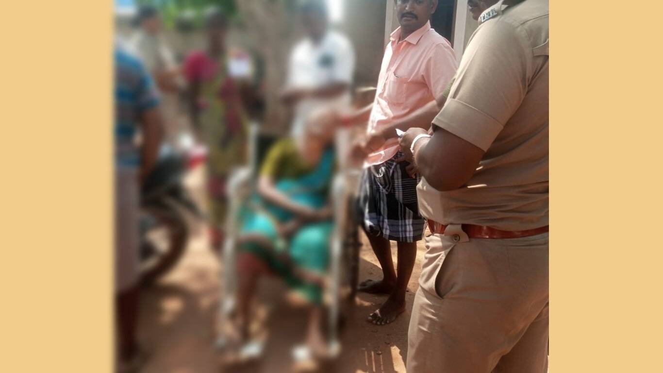 அதிர்ச்சி... வாக்களிக்க வந்தவர்களில் 2 பேர் வாக்குச்சாவடியில் உயிரிழந்த சோகம்!