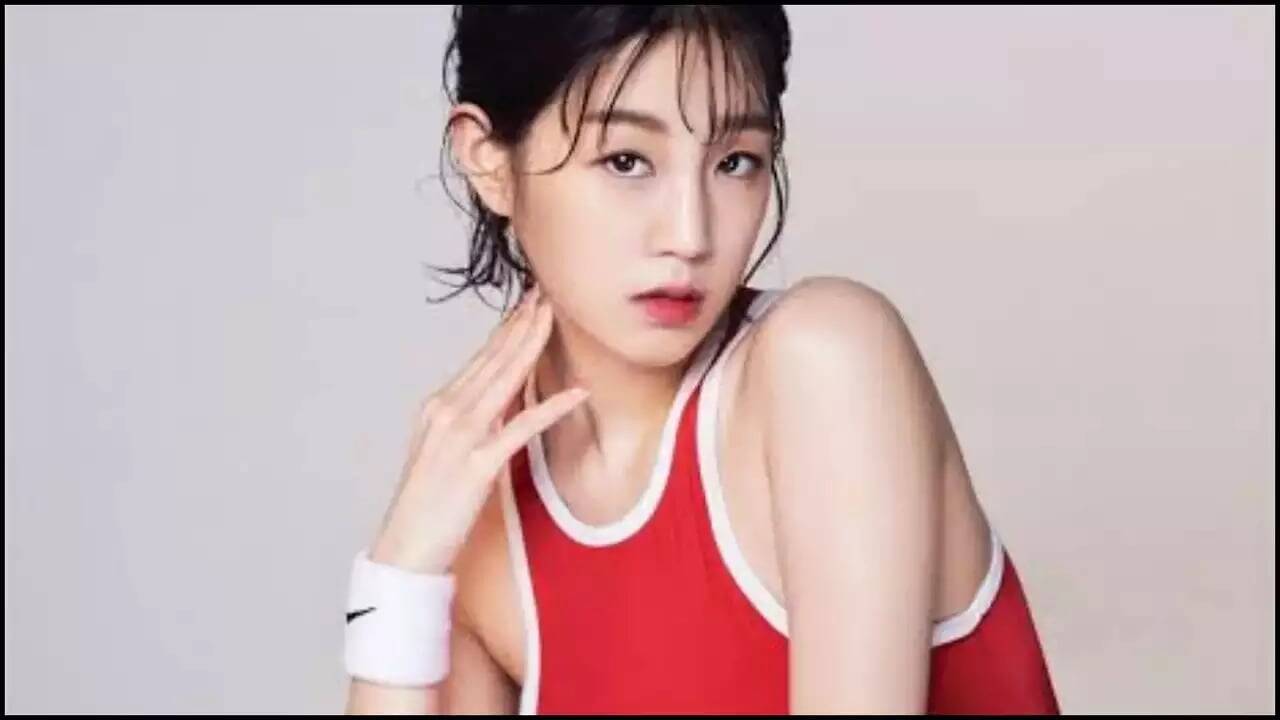 30 வயதில் சோகம்... பிரபல பாடகி அகால மரணம்!