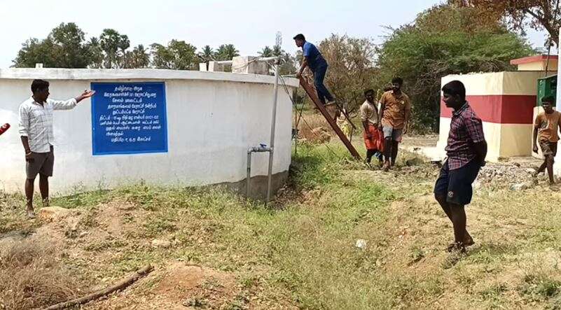 அதிர்ச்சி.. தண்ணீர் தொட்டியில் செத்து கிடந்த நாய்க்குட்டி.. குற்றவாளிகளுக்கு வலைவீச்சு!