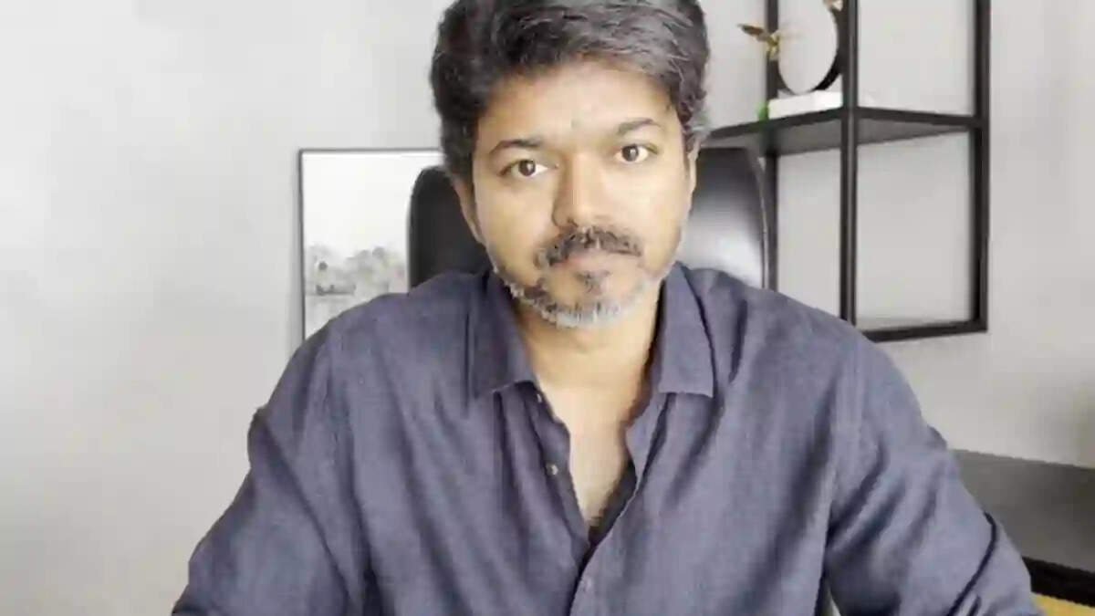 கரூர் பிரச்சார கூட்டத்தில் பலியான 20 குடும்பத்தினரிடம் வீடியோகாலில் பேசிய விஜய்?