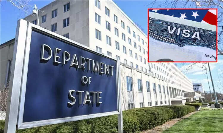 அமெரிக்காவில் 1 லட்சம் விசாக்கள் ரத்து ... ட்ரம்ப் அதிரடி நடவடிக்கை!