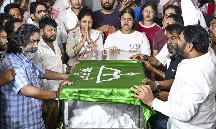 முன்னாள் முதல்வர் சிபு சோரன் உடல் தகனம்.. பிரதமர் மோடி நேரில் அஞ்சலி!