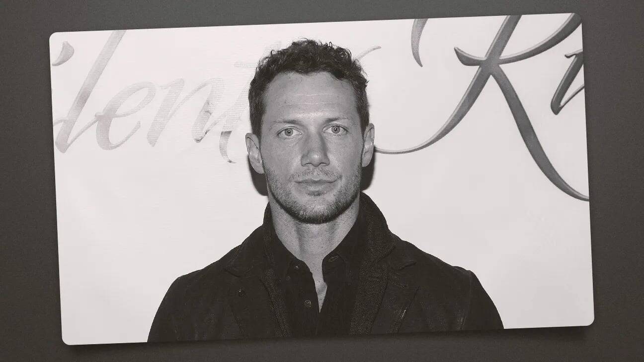 அதிர்ச்சி... பிரபல நடிகர் சுட்டு கொலை... திரையுலகில் பரபரப்பு!