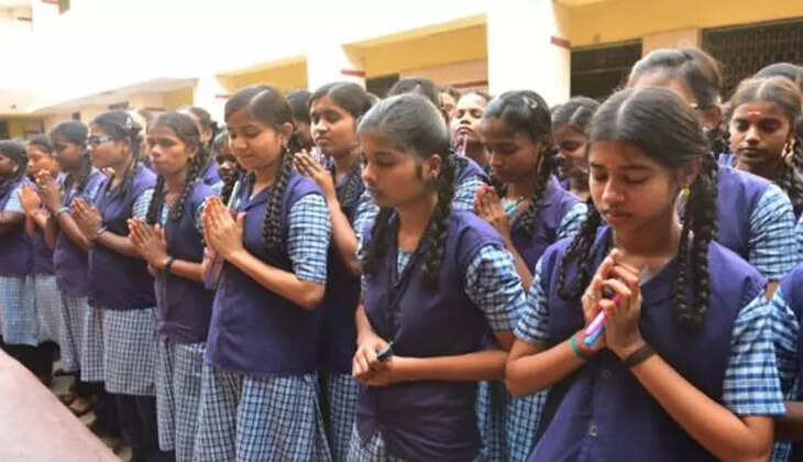 மாணவிகள்