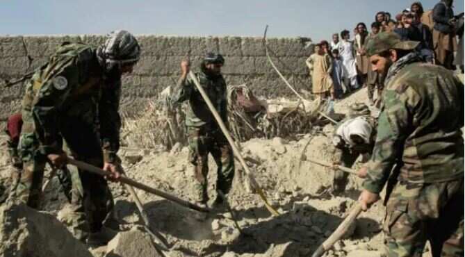 எல்லையில் பதற்றம்... பாகிஸ்தான் நடத்திய வான்வழித் தாக்குதலில் ஆப்கானிஸ்தானில் 80-க்கும் மேற்பட்டோர் பலி!