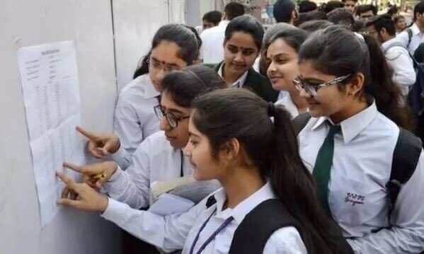 CBSE 2025 தேர்வு... அறிவியல், சமூக அறிவியல் பாடங்களுக்கு 2 நிலைத் தேர்வுகளை நடத்த திட்டம்!
