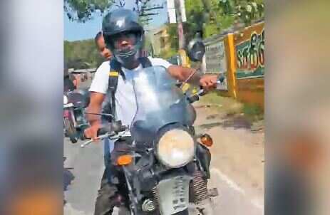 அரசு மருத்துவமனையில் பைக் திருட்டு... வாலிபர் கைது!