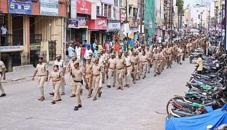 போலீசார்