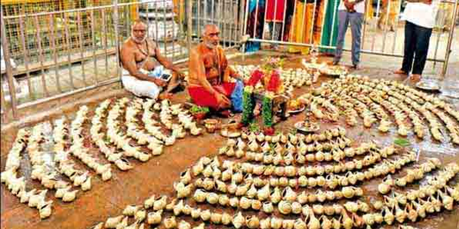 வாழ்வில் வசந்தம் தரும் சோமவார சங்காபிஷேகம்! என்னென்ன பலன்கள்!?