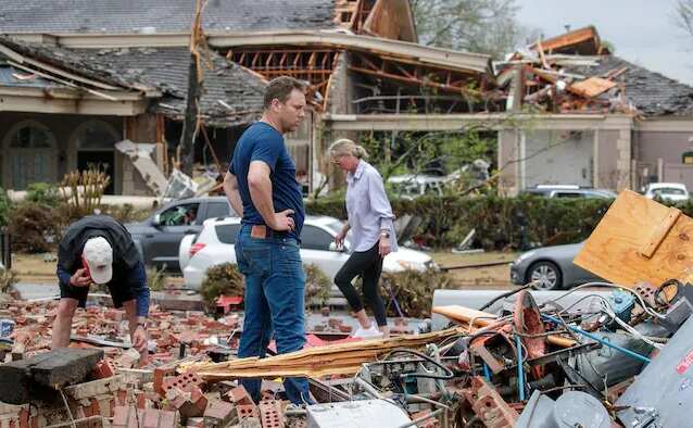 கோர புயல் தாக்குதல்... கதறும் அமெரிக்கா... 2,00,000 பேர் தவிப்பு.. பலியானோர் எண்ணிக்கை 26 ஆக உயர்வு!