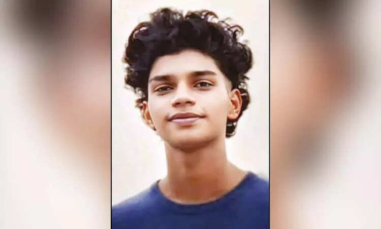 அதிர்ச்சி... பாறையில் இருந்து தவறி விழுந்து மாணவன் பலியான சோகம்!