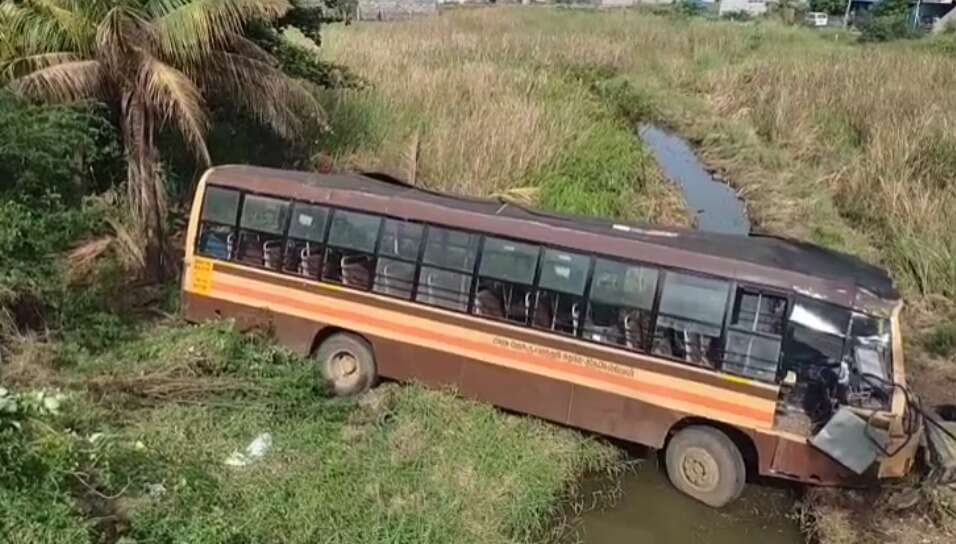 திடீரென பழுதான அரசு பேருந்து! 30 அடி பள்ளத்தில் கவிழ்ந்து விபத்து! 35 பயணிகள் படுகாயம்!