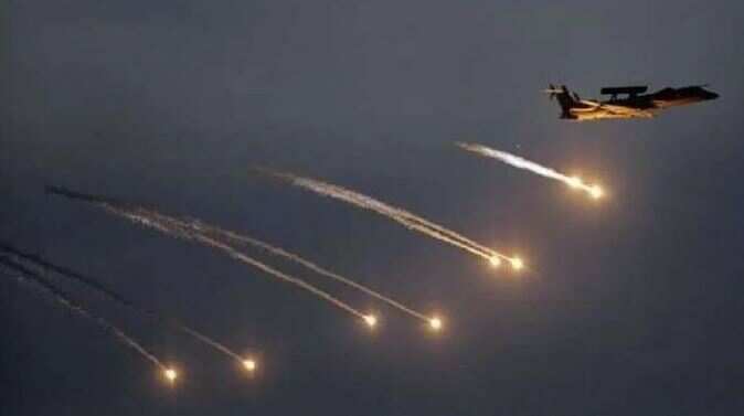 பாகிஸ்தான் விமானப்படை தாக்குதலில் அப்பாவி மக்கள் 30 பேர் உயிரிழப்பு... சொந்த நாட்டின் மீது 8 குண்டுகளை வீசிய பாகிஸ்தான்?!