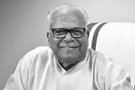 அச்சுதானந்தன்