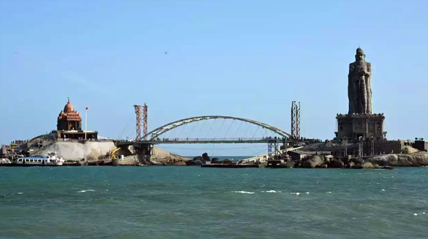 சுற்றுலாப் பயணிகள் உற்சாகம்... பொதுமக்கள் மீண்டும் கண்ணாடி பாலம் பயன்படுத்த அனுமதி!