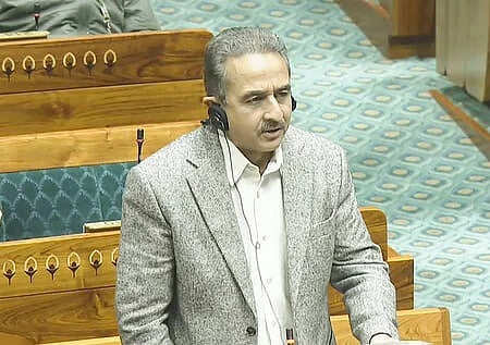 5 ஆண்டுகளில் 9 லட்சம் இந்தியர்கள் குடியுரிமை துறப்பு ... மத்திய அரசு அதிர்ச்சி தரவுகள் வெளியீடு!