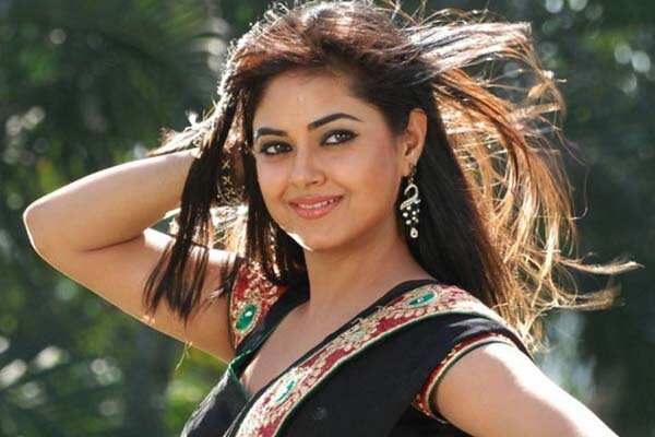 நடிகை நிலாவுக்கு நாளை மறுநாள் திருமணம்... குவியும் வாழ்த்துக்கள்!