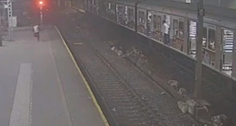 ரயில் நிலையத்தில் வாக்குவாதம்.... வழிப்போக்கர் ஒரு கண்ணை இழந்த பரிதாபம்!