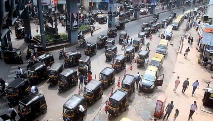 மராத்தி தெரியலைன்னா ஓட்டுநர் உரிமம் ரத்து - மகாராஷ்டிர அரசு கடும் எச்சரிக்கை!