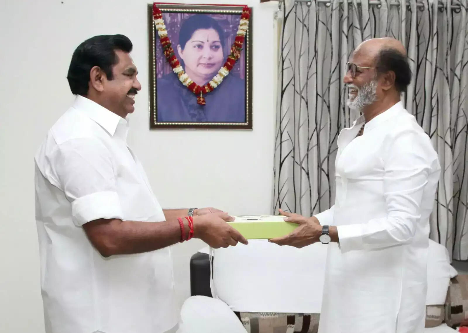 இபிஎஸ் ரஜினி