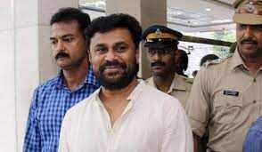 நடிகர் திலீப் நேரில் ஆஜராக உத்தரவு!! நீதிமன்றம் அதிரடி!!