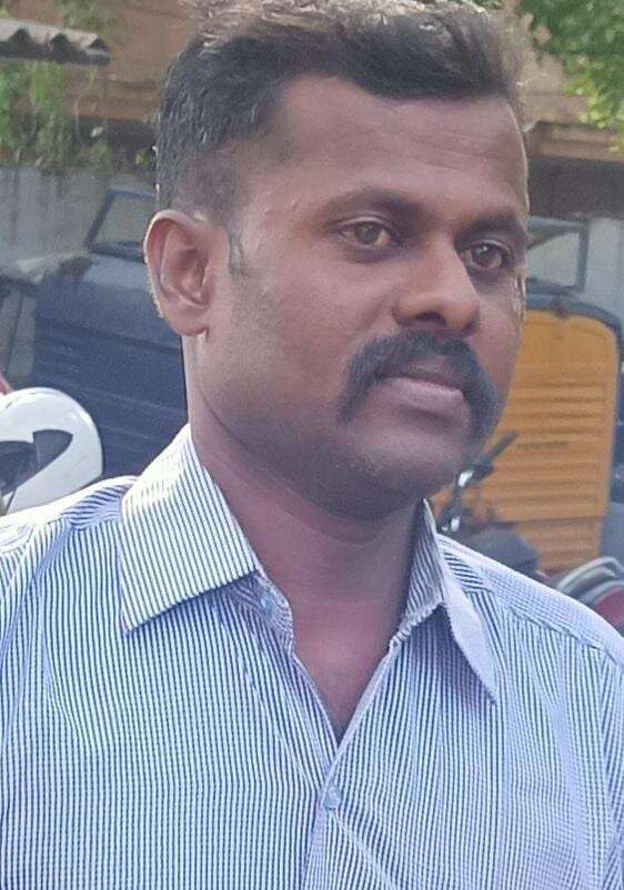 வேலியே பயிரை மேய்ந்த கொடூரம்!! இளைஞரிடம் மொபைலை வழிப்பறி செய்த போலீஸ்காரர் கைது!!