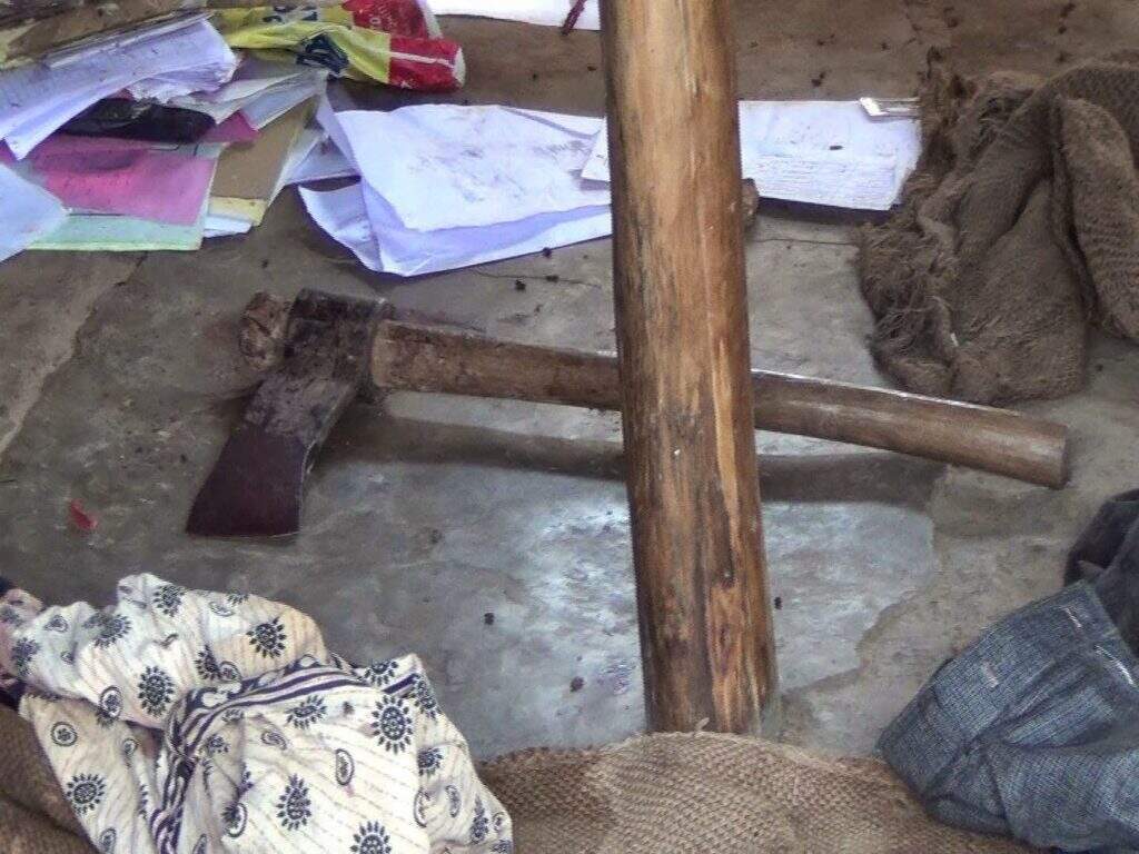 கணவனின் பிறப்புறுப்பை துண்டித்து கோடாரியால் வெட்டிக் கொன்ற 5ஆவது மனைவி !!