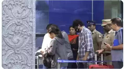 மாஸ் வீடியோ... ” கோட்” படப்பிடிப்பிற்காக துபாய் செல்லும் விஜய்!