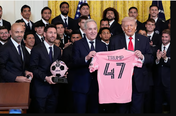 வெள்ளை மாளிகையில் மெஸ்ஸியை சந்தித்த டிரம்ப்!