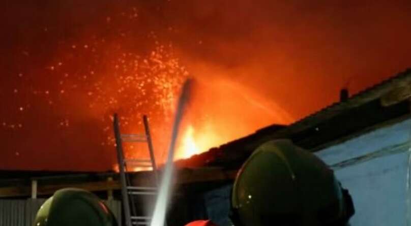 எண்ணெய் கிடங்கில் பெரும் தீ விபத்து..!! 17 பேர் தீயில் கருகி பலியான சோகம் !!