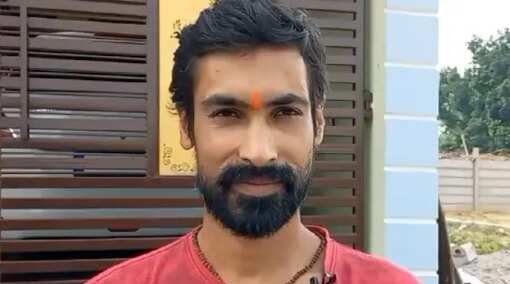 மீண்டும் மோடி பிரதமர்... கை விரலை வெட்டி காளிக்கு காணிக்கை செலுத்திய பாஜக தொண்டர்!