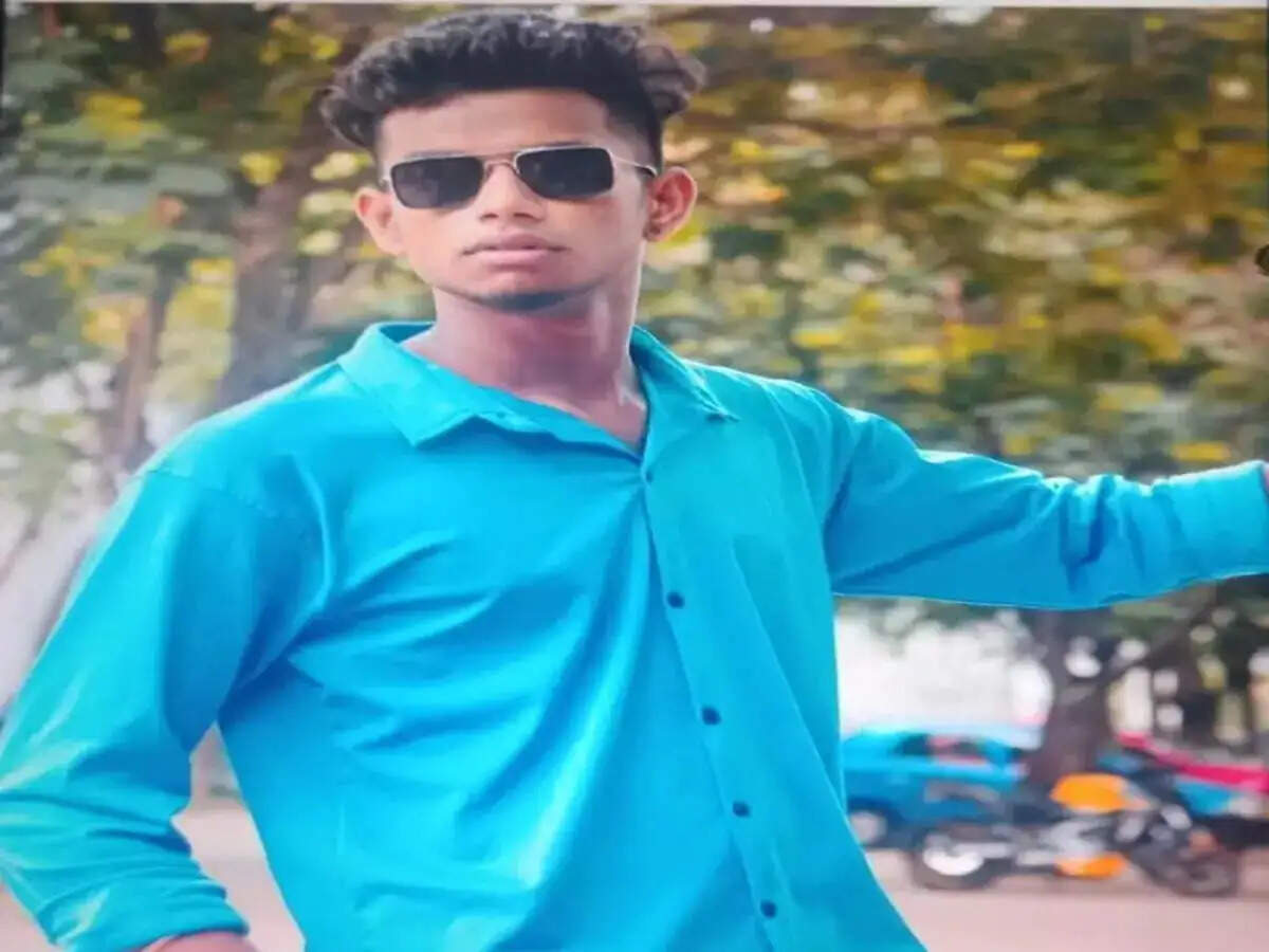 அவள மறக்க முடியல.. விடுதி அறைக்குள் கல்லூரி மாணவர் தற்கொலை!