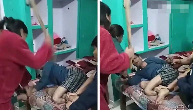 பகீர் வீடியோ... மனைவி பிடித்திருக்க மரக்கட்டையால் அடித்து தாக்கிய மகள்கள்... தந்தை தூக்கிட்டு தற்கொலை!