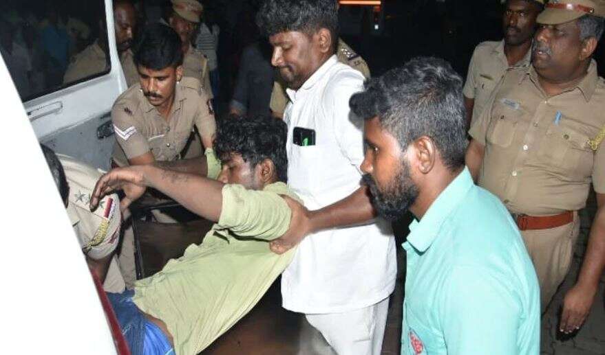 மதுரை : போலீசாரைத் தாக்கிய கொள்ளையன்... சுட்டு பிடித்த போலீசார்!