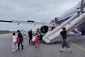 நடுவானில் துர்நாற்றம், தொழில்நுட்பக் கோளாறு... அவசர அவசரமாக தரையிறக்கப்பட்ட விமானம்!