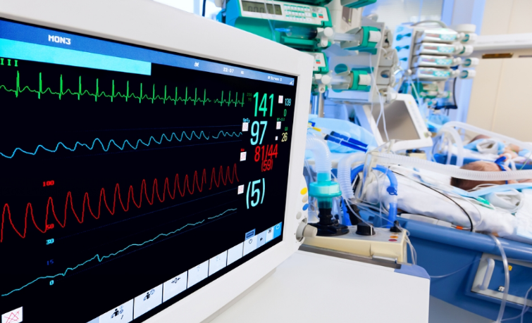 பகீர்... ஐசியூவில் மயக்க நிலையில் இளம்பெண்ணுக்கு பாலியல் வன்கொடுமை... !